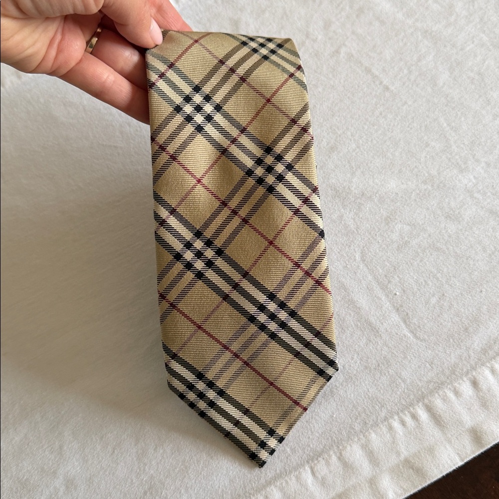 Burberry Classic Nova Check Tie - Picture 8 of 8
